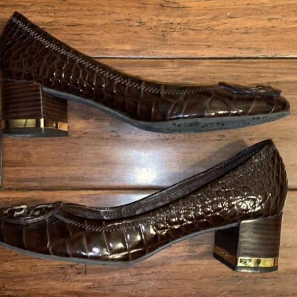 Tory Burch Amy Croc Patent Leather Pumps - Picture 3 of 4